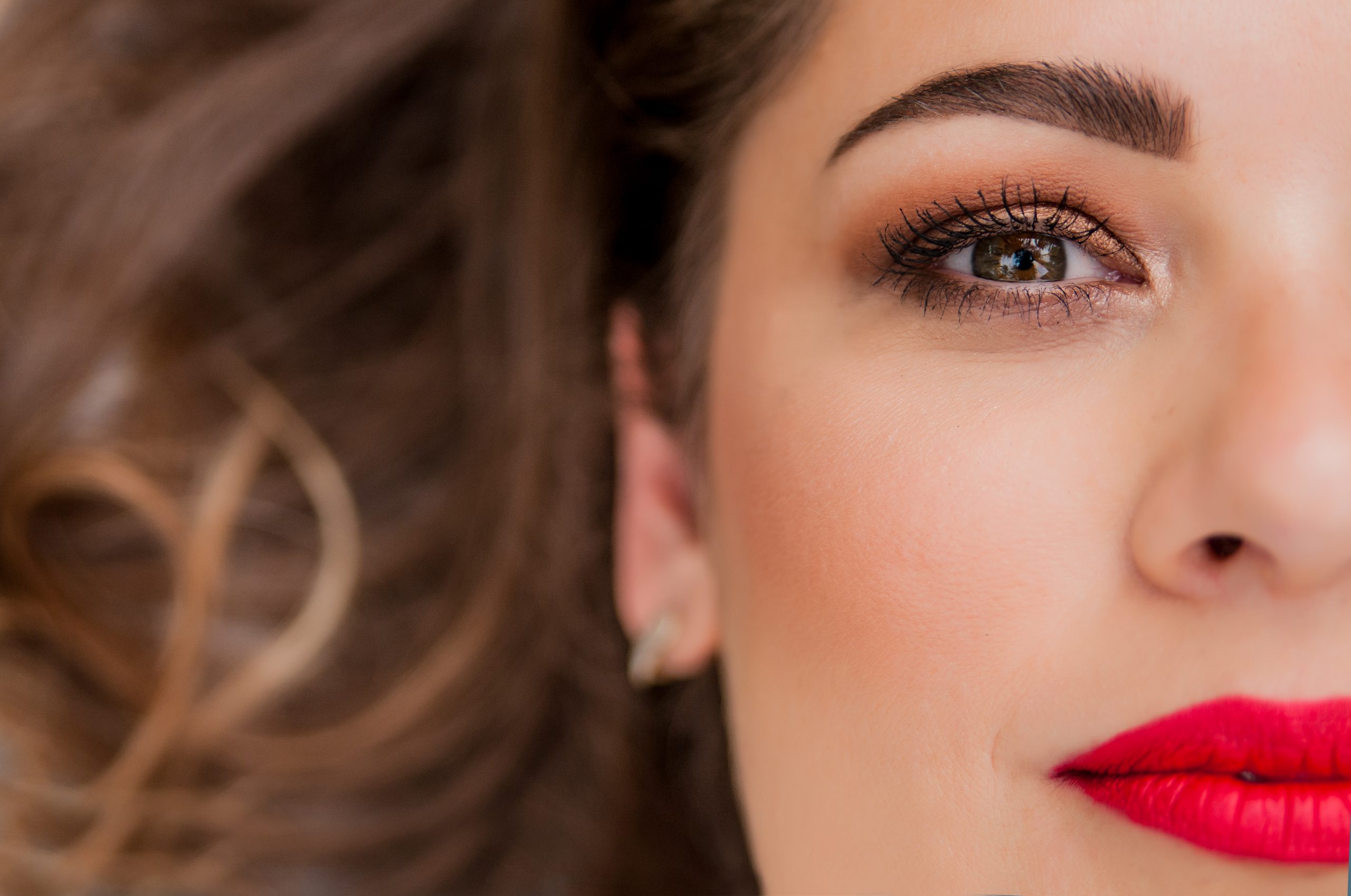 Read more about the article Semi-permanent makeup for that dramatic and clean look