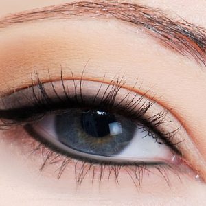 Semi-permanent Makeup – Fine Eyeliner (top)